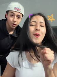 ¿Ya siguen a mi hermana? 👀 @Cristina Ruiz #viral #sister #dancingtrend  #edwardruiz #popular