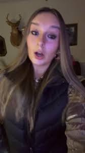 Amber Parr's Instagram, Twitter & Facebook