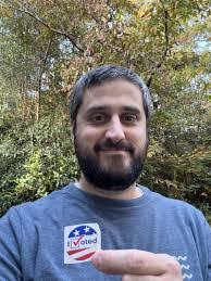 Lora Hartman's Instagram, Twitter & Facebook