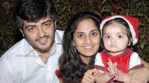 Shalini kumar was born on 20 november 1979 into a malayali family in thiruvalla, kerala, india. Actress Shalini Family Photos With Husband Ajith Daughter Son Images Youtube