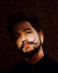 Selena Beard's Instagram, Twitter & Facebook