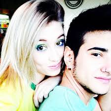 Menina que virou menino está namorando RedeTV!