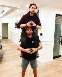 You Know I Had To Do It To Em Short Pin On Julien Solomita
