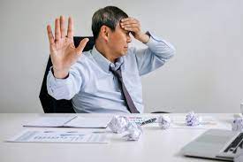 This Is The No 1 Sign Of A Boss You Don T Want To Work For Says Career Expert