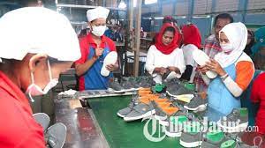 Daftar alamat pabrik industri besar di pandaan. Dicurhati Pengusaha Sepatu Kuota Impor Mbak Puti Fasilitasi Warga Sekitar Buat Bahan Baku Sendiri Tribun Jatim