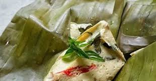 Tumbuk tahu putih dalam wadah sampai lembut. Resep Pepes Tahu Jamur