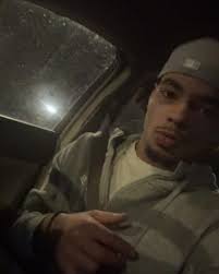 dapped em up but don't got my respect✍️”