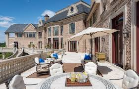 Broderick stephen harvey is an american television and radio presenter, actor, author, businessman, and former standup comedian. Steve Harvey Buys Tyler Perry S Onetime Atlanta Mansion For 15m American Luxury