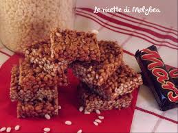 In una casseruola, sciogliere il burro e i mars a fiamma bassa. Torta Ai Mars Ricetta Per Bambini