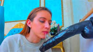 Watch Patty takes on her new giant toy - Camgirl, Deepthroat, Spit Bubble  Porn - SpankBang