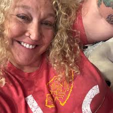 What barber in Kansas City can do a good scissor cut for men's flow?