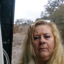 Are there food pantries open in Spring Hill, Brooksville, Bushnell, Dade  City, and Zephyrhills this weekend?