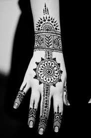 Black And White Henna Art Tattoo Henna Tattoo Designs Beautiful Henna Designs Hand Henna
