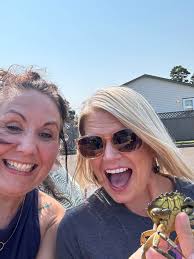 Cyndi Beck Coma was smiling until my crab beat hers 💁🏼‍♀️…yes this was a  work day 😬
