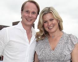 Kjendisparet petter pilgaard (39) og vendela kirsebom (52) er forlovet, melder paret selv på instagram. Vendela Kirsebom Vil Sta Hvit Brud Far Se Om Folk Tror Pa Oss Da Vg