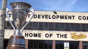 Macnaughton Cup Comes Home Michigan Tech Michigan Technological University Huskies Hockey