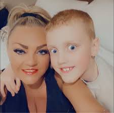 Hi, everyone. Fellow dull woman here. Also gay and a dork. And definitely a  creep and a weirdo. What the hell am I doing here? I don't belong here. Or  do I???