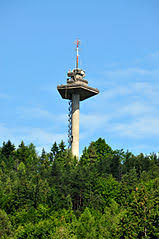 Er gilt als neues wahrzeichen kärntens: Aussichtsturm Pyramidenkogel Wikiwand