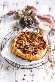 Zwetschgen Crostata Mit Amarettini Und Amaretto Rezept In 2020 Leckerschmecker Zwetschgenkuchen Mit Streusel Zwetschgen