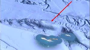 Huge Miles Long Structure Has Been Detected Moving On The Ocean Floor