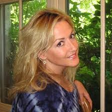 Karen Ponds's Instagram, Twitter & Facebook