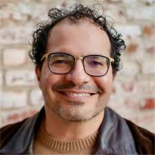 I loved speaking about risk-taking at HackMIT this morning. ❤️ Thank you to  the awesome audience -- you were very patient with my technical glitches. I  loved meeting student builders like Mabel… |