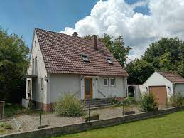 Genehmigung für exklusives mehrfamilienhaus mit tiefgarage ab 1500qm wohnfläche liegt vor. Haus Zum Verkauf Wiesenstr 15 86517 Wehringen Augsburg Kreis Mapio Net