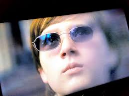 S3E2 Interpretation: Matt's blue glasses. : r/Daredevil