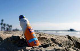 The five recalled products involve all sizes of spray cans and all sun protection factors (spf) of aveeno protect + refresh aerosol sunscreen, and four neutrogena sunscreen versions. Lab Asks Fda To Recall 40 Batches Of Sunscreen From Neutrogena Banana Boat More Wkrn News 2