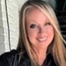 Lorraine Evers's Instagram, Twitter & Facebook