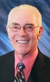 Holly Durfee's Instagram, Twitter & Facebook