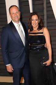 They met through a blind date. Who Is Douglas Emhoff Kamala Harris Husband He S Her Biggest Fan