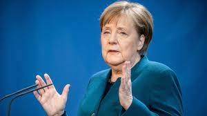 Einblicke in die arbeit der kanzlerin durch das objektiv der offiziellen fotografen. German Chancellor Angela Merkel In Quarantine After A Doctor Tests Positive For Coronavirus World News Sky News