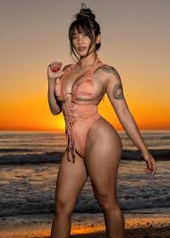 Amyfabooboo - Free pics, galleries & more at Babepedia