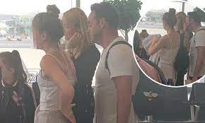 He split from the pa in october 2017 and is the father to her two daughters. Ant Mcpartlin Is Spotted With Girlfriend Anne Marie Corbett And Two Daughters At Abu Dhabi Airport Daily Mail Online
