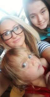 Will Farmasi products hold up for family photos?