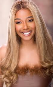 Michelle Crayton's Instagram, Twitter & Facebook