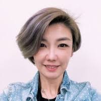 Melissa Wee's Instagram, Twitter & Facebook