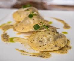Ravioles Sauce Porto Foie Gras Recette En 2020 Recettes De Cuisine Sauce Porto Recette Ravioli