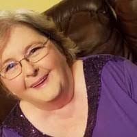 Louella Booth's Instagram, Twitter & Facebook