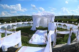Majoritatea turistilor straini care viziteaza republica moldova sunt romani. Obiective Turistice CosteÈti Suflet Romanesc De Haiduc