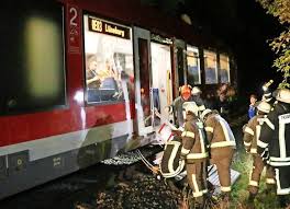 Lauenburg Frau Von Regionalexpress Erfasst Und Getotet Lauenburg Feuerwehrleute Todlicher Unfall