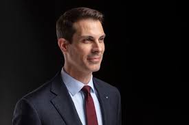 @1829371490621364:274:thierry burkart, ständerat wants to meet this as the new central president of astag and is therefore currently visiting many association members. Thierry Burkart Uber Die Glaubwurdigkeit Von Armee Und Luftwaffe