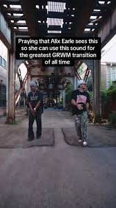 Did we just make the GRWM theme song #grwmroutine #housemusic