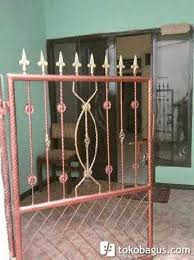Masih dengan pilihan pola heksagonal, kamu tinggal menambahkan aksen kayu pada meja makan untuk bisa membuat gaya kontemporer unik ini. Rumah Kontrakan Ada 5 Pintu Tebet Jakarta Kost Tebet