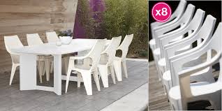 Une baignoire qui donne envie de se détendre. Salon De Jardin New York The Best Undercut Ponytail