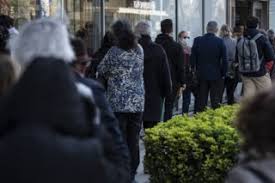 Portugal vem registrando cerca de 300 novos casos de coronavírus por dia. A Vida Em Quarentena 14 Dos Portugueses Passaram Duas Semanas Sem Sair De Casa Publico