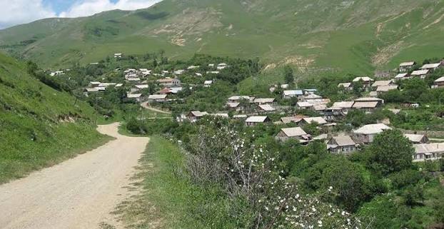 Qərbi - **XANCIĞAZ - GÖZƏLDƏRƏ ** Xancığaz - İbrahimli - 1940 - cı ildən  Gözəldərə(1991 - ci ildən Arnavadzor) kəndində Azərbaycan türkləri yaşamış  əhalinin ümumi sayı 1220 nəfərdən çox olmuşdur. Gözəldərə kəndi
