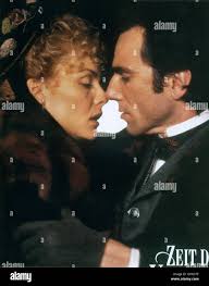 Michelle lewis hi-res stock photography and images