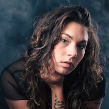 Anna Bee's Instagram, Twitter & Facebook